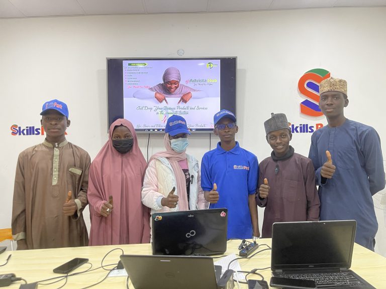 Advista Hub presentation displayed during a SkillsPark activity.