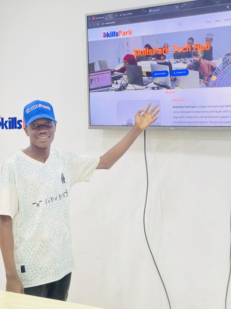 A SkillsPark learner presenting a website created as practical project work.